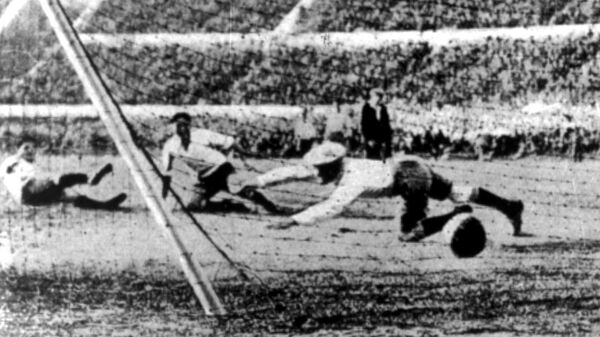 Gol de Uruguay a Argentina en Copa del Mundo de 1930 - Sputnik Mundo