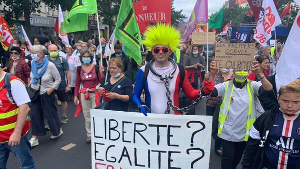 Manifestantes en París - Sputnik Mundo