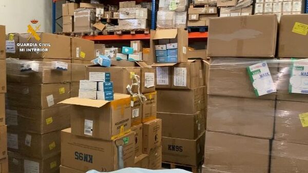 Guardia Civil desmantela red que vendía material sanitario vencido - Sputnik Mundo