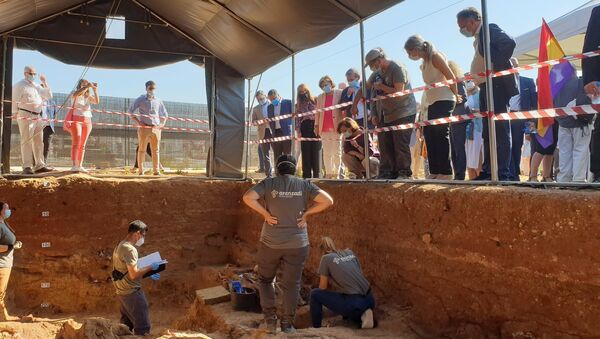 Exhumación de la fosa común de Pico Reja, cementerio de Sevilla - Sputnik Mundo