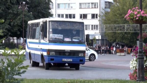 El autobús secuestrado en la localidad ucraniana de Lutsk - Sputnik Mundo