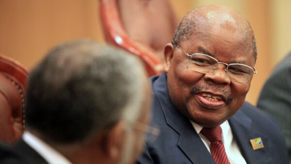 El expresidente de Tanzania Benjamin Mkapa - Sputnik Mundo