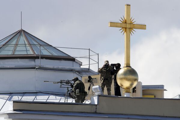 Снайперы во время Главного военно-морского парада России в Санкт-Петербурге  - Sputnik Mundo
