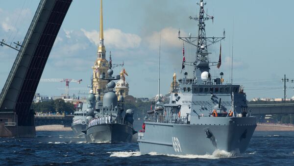 El desfile naval en San Petersburgo - Sputnik Mundo