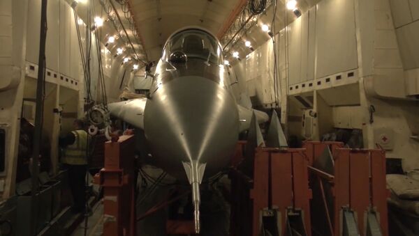Cómo un An-22 ruso transporta un MiG-29 - Sputnik Mundo