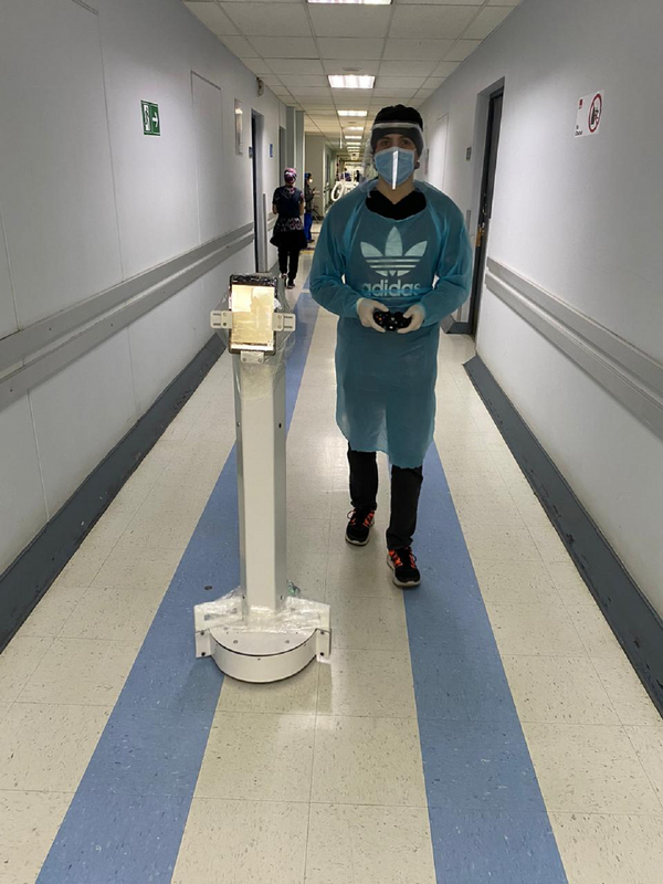 El robot chileno que está revolucionando la pandemia de COVID-19 El robot chileno que está revolucionando la pandemia de COVID-19 - Sputnik Mundo