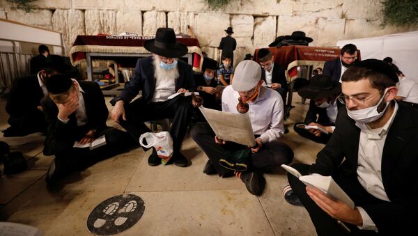 Judíos durante la festividad de Tesha b'Av - Sputnik Mundo