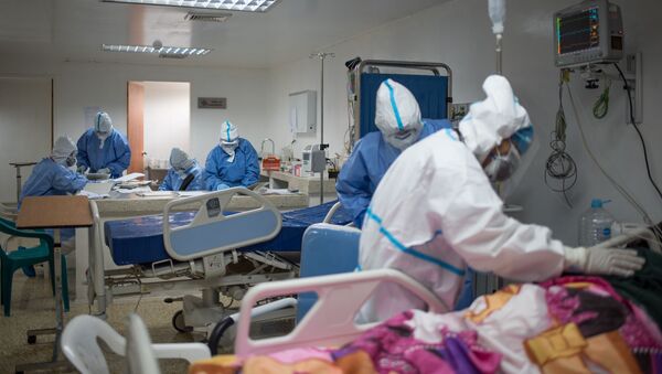 Brigada cubana atiende Unidad de Cuidados Intensivos en hospital de Caracas - Sputnik Mundo