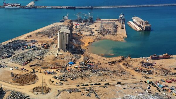 El lugar de la explosión en el puerto de Beirut - Sputnik Mundo
