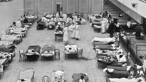 Un hospital repleto de enfermos en EEUU durante la gripe española de 1918 - Sputnik Mundo