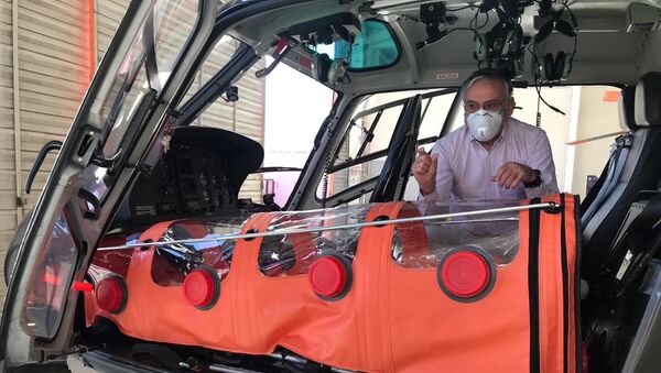 El helicóptero ambulancia para el traslado de pacientes con coronavirus - Sputnik Mundo
