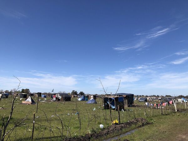Tensión entre propiedad privada y crisis habitacional: tomas de tierras en Argentina Tensión entre propiedad privada y crisis habitacional: tomas de tierras en Argentina - Sputnik Mundo