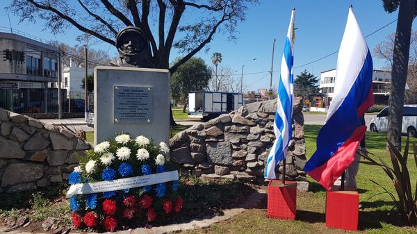 La inauguración de un monumento al cosmonauta ruso Yuri Gagarin en Montevideo, Uruguay - Sputnik Mundo