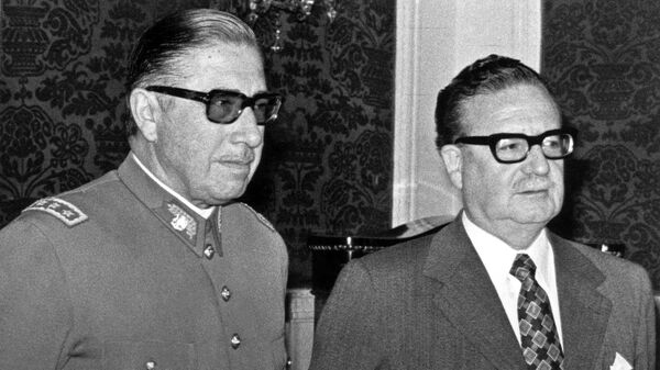 Augusto Pinochet y Salvador Allende - Sputnik Mundo