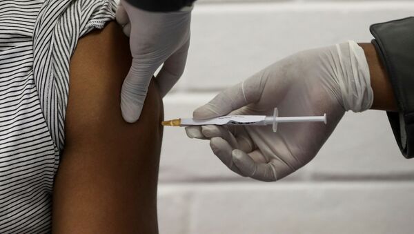 La inyección de una vacuna - Sputnik Mundo