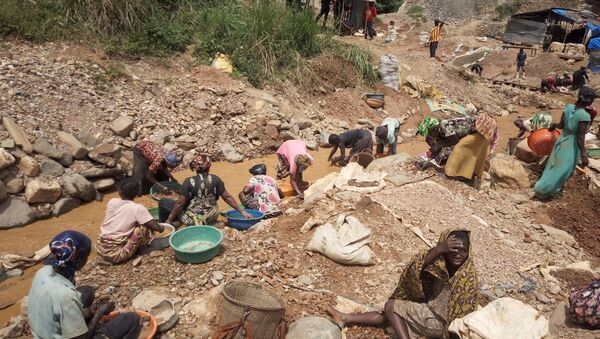 Extracción de oro en Kamituga, República Demorática del Congo - Sputnik Mundo