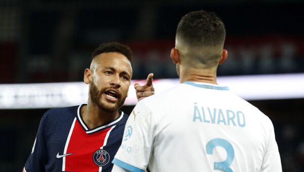 Neymar y Álvaro González durante el partido entre Paris Saint-Germain y Olympique de Marseille  - Sputnik Mundo