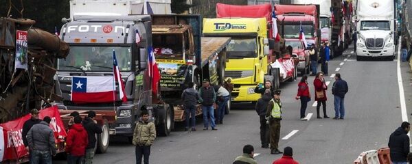 Camioneros en Chile: ¿una movilización política o gremial? Camioneros en Chile: ¿una movilización política o gremial? - Sputnik Mundo