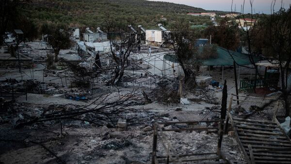 Campo de refugiados de Moria tras el incendio - Sputnik Mundo