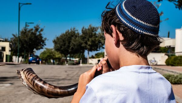 Niño judío con shofar - Sputnik Mundo