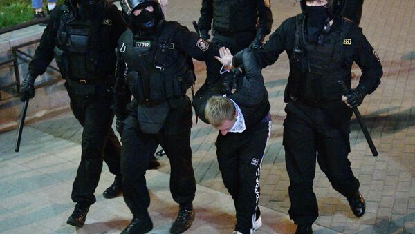 Detenciones durante las protestas en Minsk, Bielorrusia - Sputnik Mundo