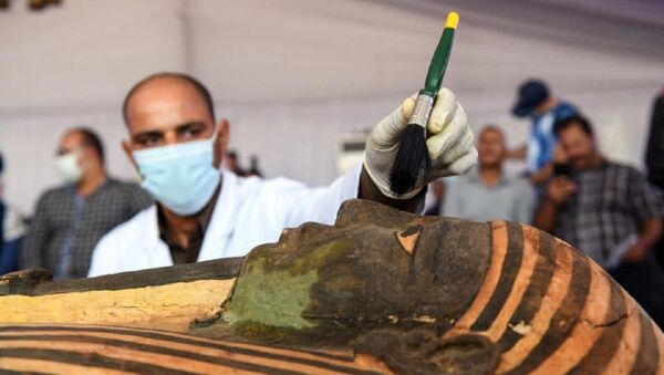 Uno de los sarcófagos hallados en Egipcio - Sputnik Mundo