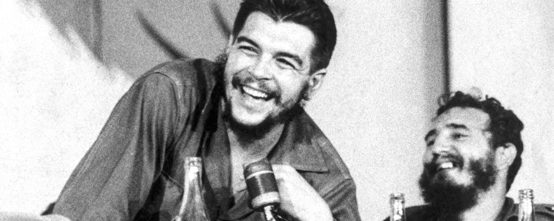 Che Guevara junto a Fidel Castro - Sputnik Mundo, 1920, 08.10.2020