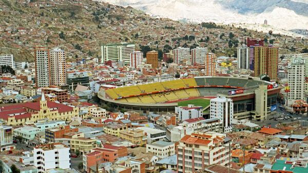 Vista de La Paz, Bolivia, con el estadio Hernando Siles en el centro - Sputnik Mundo