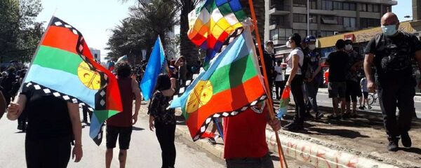 Marcha por la lucha mapuche y el 12 de octubre en Chile Marcha por la lucha mapuche y el 12 de octubre en Chile - Sputnik Mundo