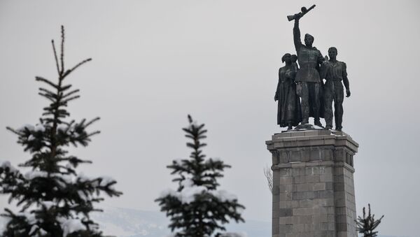 El monumento al Ejército Soviético en la ciudad de Sofía - Sputnik Mundo