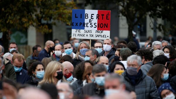 Protestas en Francia por la decapitación de un profesor - Sputnik Mundo