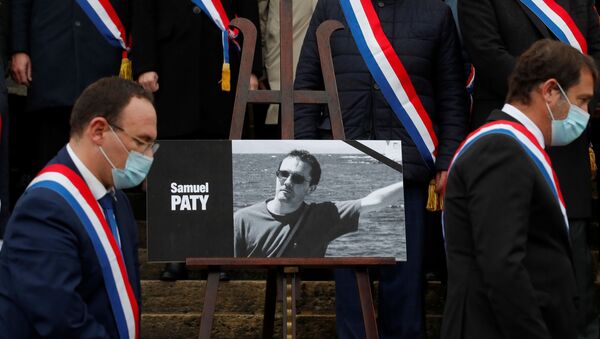 Homenaje al profesor francés Samuel Paty, asesinado en París - Sputnik Mundo
