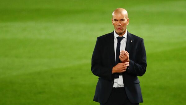 Zidane en el estadio Alfredo Di Stefano en Madrid - Sputnik Mundo