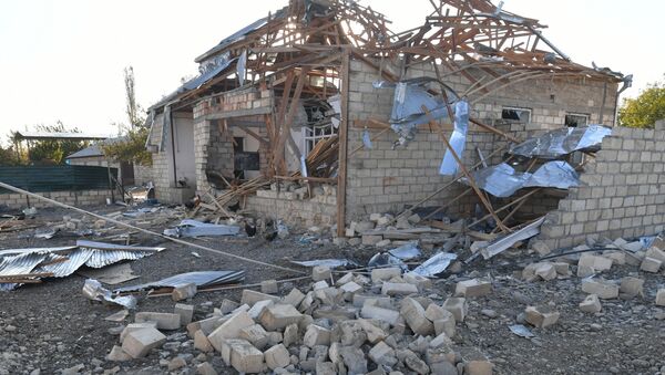 Casa destruida en Nagorno Karabaj - Sputnik Mundo