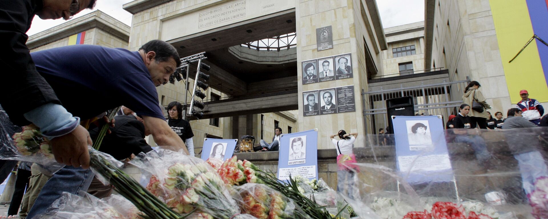 Homenaje a las víctimas de la toma del Palacio de Justicia en Colombia - Sputnik Mundo, 1920, 05.11.2020