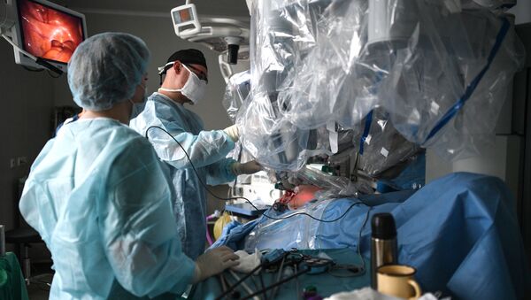 Medicina moderna: así opera el robot cirujano Da Vinci 

 - Sputnik Mundo