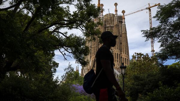 la basílica de la Sagrada Familia en Barcelona, España - Sputnik Mundo