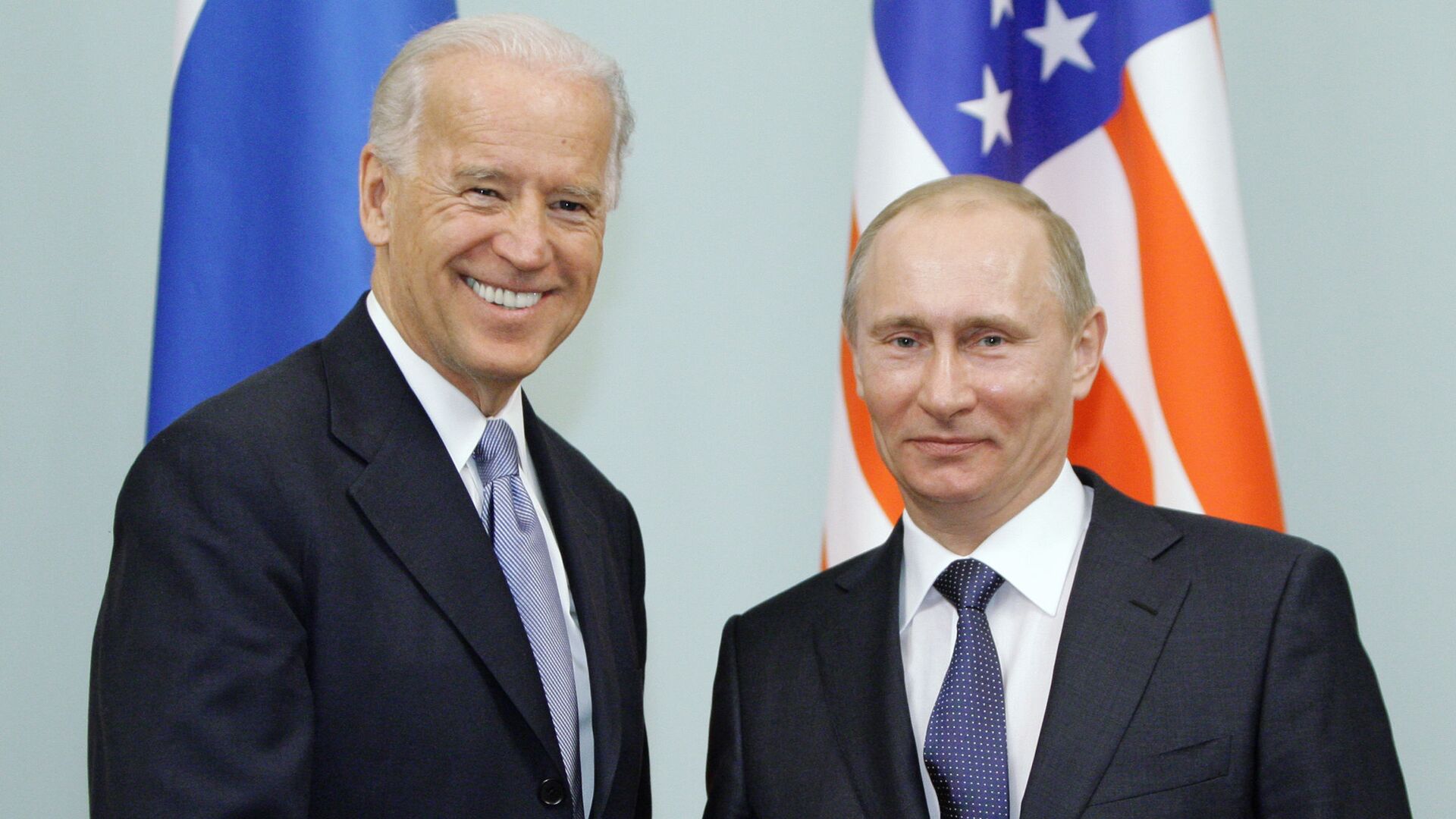 Joe Biden y Vladímir Putin en Rusia (archivo, año 2011) - Sputnik Mundo, 1920, 17.04.2021