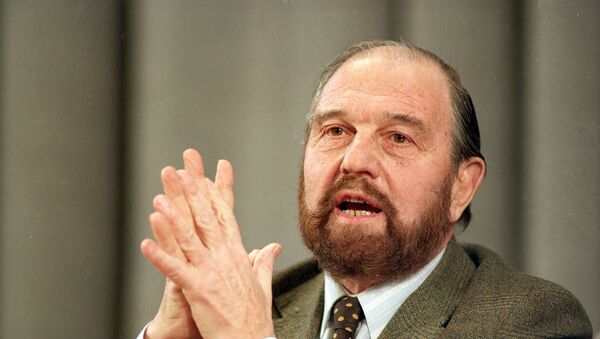 George Blake, un exespía británico que se desempeñó como agente soviético, en 1992 - Sputnik Mundo
