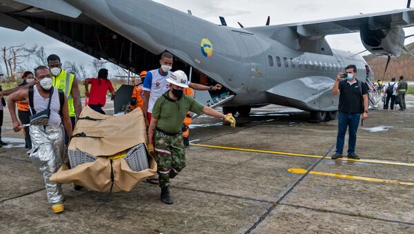 Avión con ayuda humanitaria para la isla colombiana de Providencia - Sputnik Mundo