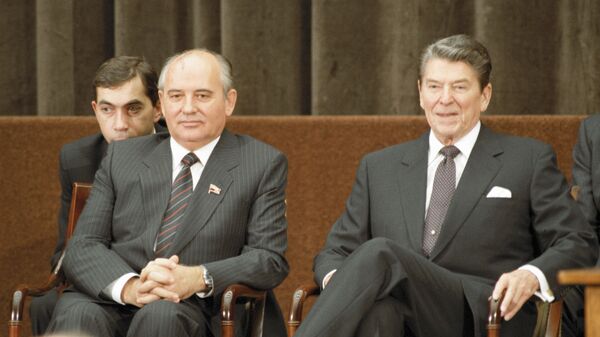 Reunión entre Gorbachov y Reagan - Sputnik Mundo