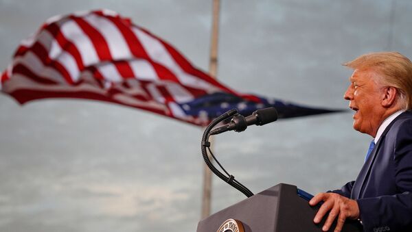 El presidente de EEUU, Donald Trump, habla durante un mitin de campaña en el aeropuerto Cecil en Jacksonville, Florida, el 24 de septiembre de 2020 - Sputnik Mundo