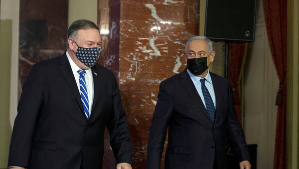 El primer ministro israelí, Benjamin Netanyahu, y el secretario de Estado de Estados Unidos, Mike Pompeo - Sputnik Mundo