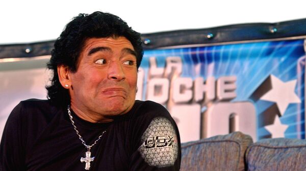 Diego Maradona en 2005, cuando conducía el programa de tv 'La Noche del Diez' - Sputnik Mundo