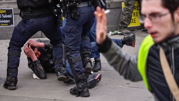 Una protesta de los 'chalecos amarillos' en París, foto de archivo - Sputnik Mundo