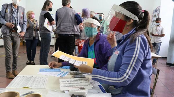 La instalación de las mesas de votación para las elecciones parlamentarias en Venezuela - Sputnik Mundo