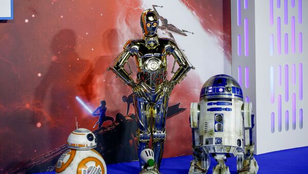 Los droides de 'Star Wars' saga D-O, R2D2 y C3PO - Sputnik Mundo
