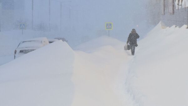 Tormenta de nieve en Norilsk, Rusia - Sputnik Mundo