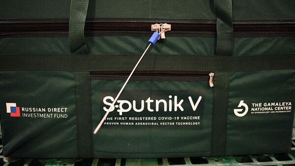 Un contenedor con la vacuna contra el coronavirus Sputnik V - Sputnik Mundo
