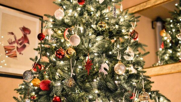 Un árbol de Navidad (foto referencial) - Sputnik Mundo